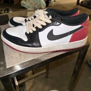 Nike Air Jordan 1 Low “Black Toe”